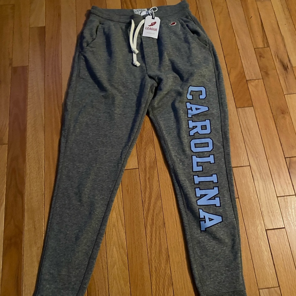 UNC TARHEELS JOGGERS with pockets - BRAND NEW WITH TAGS 
LEAGUE BRAND SUPERSOFT